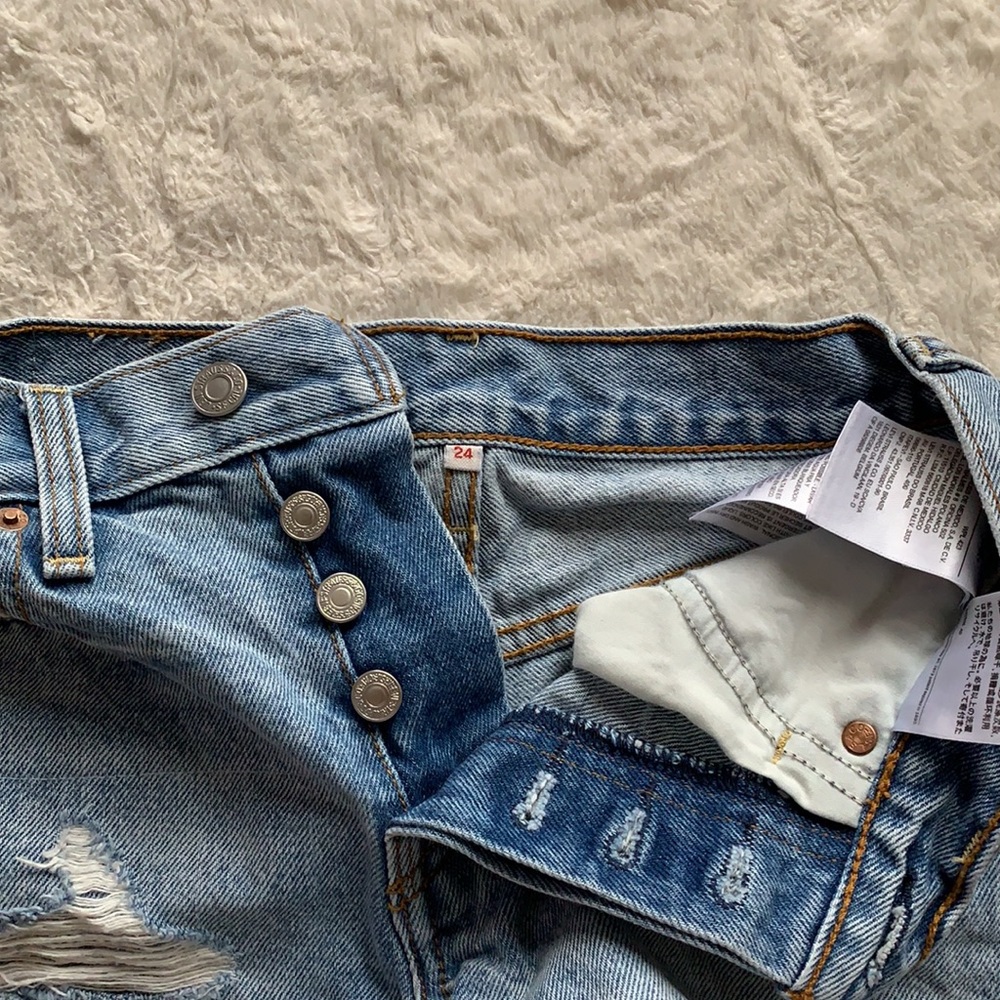 Button Up High Wasted - Picture 3 of 3